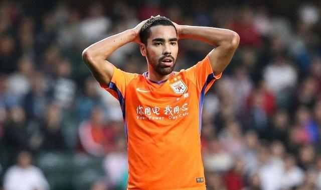 国足缺乏优秀边路突击手 里皮用艾克森打边不无道理【必一运动官网】(图2) bsports必一体育